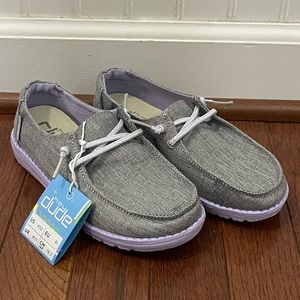 Hey Dude wendy youth 12 sparkling grey lilac NWT